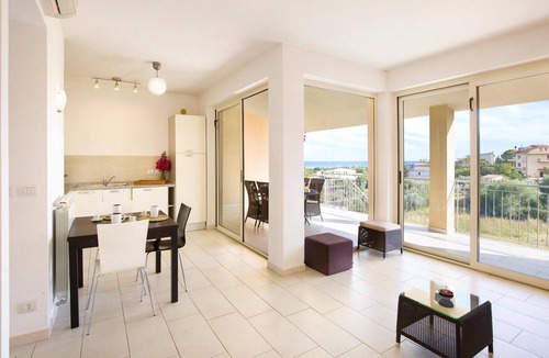 Badolato House | Nice home in Badolato Marina -CZ-