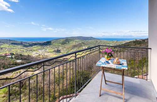 Laureana Cilento House | Nice home in Laureana Cilento with house sea view