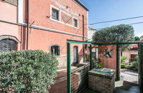 Santa Venerina House | Nice home in Santa Venerina with house a mountain view