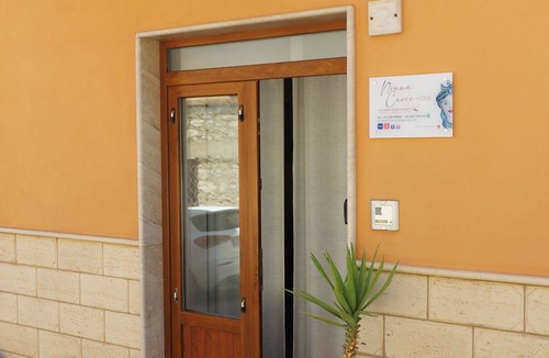 San Giovanni Gemini Apartment | Nonna Croce Home - Furnished apartment for short-term rental