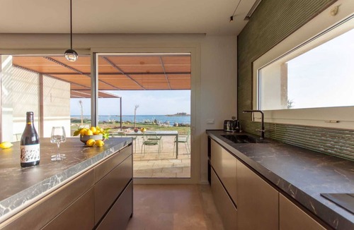 Syracuse Villa | Oasis by the sea