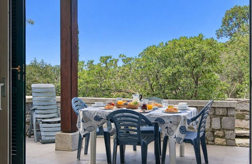 Fetovaia Apartment | Ofelia, two-room apartment in Fetovaia in a residential complex, 500 m from the beach, with furnishe