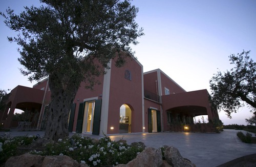 Paceco House | Olea Court Resort