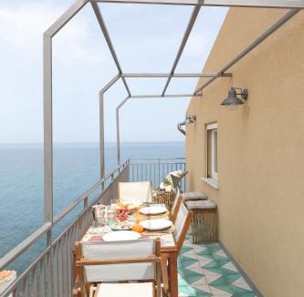 Old Town Apartment | Ondina (by Vacation Service)