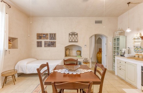 Racale Apartment | One-Bedroom Apartment 103 – Tia Maria Country Inn
