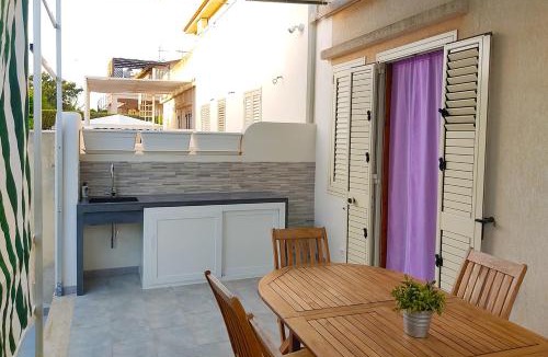 Caucana-finaiti-casuzze-finaiti Nord House | Oroblu. Villetta singola a 50 metri dal mare