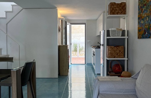 Macari House | Overlooking the rocky bay of Makari, walking distance from the sea
