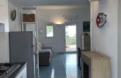 Macari House | Overlooking the rocky bay of Makari, walking distance from the sea