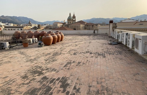 Monte di Pieta Apartment | Palazzo Caltagirone Suite 3