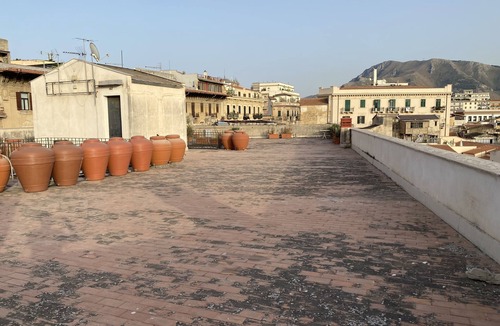 Monte di Pieta Apartment | Palazzo Caltagirone Suite 3