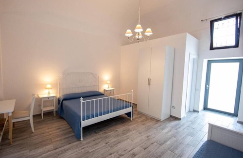Boscoreale Bed & Breakfast | Palazzo d'Aquino - Family Room with Bathroom