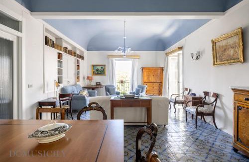 Kalsa Apartment | Palazzo Fatta Apartment by DomuSicily