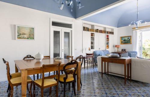 Kalsa Apartment | Palazzo Fatta Apartment by DomuSicily