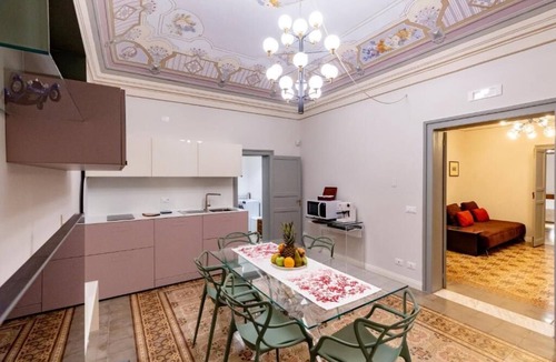 Trapani City Centre Apartment | Palazzo Guajana- APARTAMENTO "B"