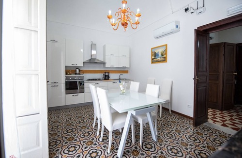 Castellammare del Golfo Apartment | Palazzo TAORMINA holiday house castellammare del golfo