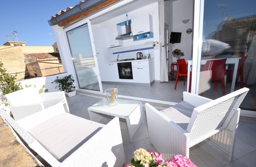 Castellammare del Golfo Apartment | Palazzo TAORMINA apartment with sea view - castellammare del golfo
