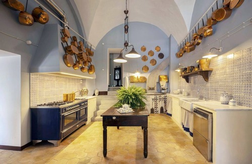 Acireale Villa | Palazzo Musmeci - Six Bedroom Villa, Sleeps 12