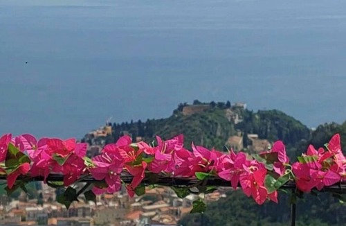 Castelmola Apartment | Panoramic cottage 100 mt from the main square view Taormina and Calabria