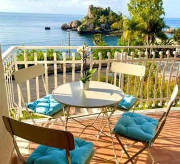 Mazzaro Apartment | Paradisea Taormina Guillhome