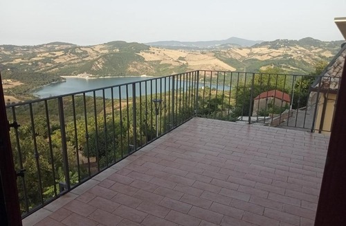 Civitella Messer Raimondo Apartment | Parco della Majella - Casa sul lago - Appartamento Glicine - Terrazza sul lago