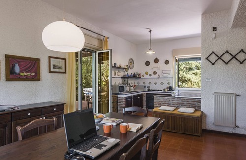 Pedara House | Pedara Escape with Garden by Wonderful Italy
