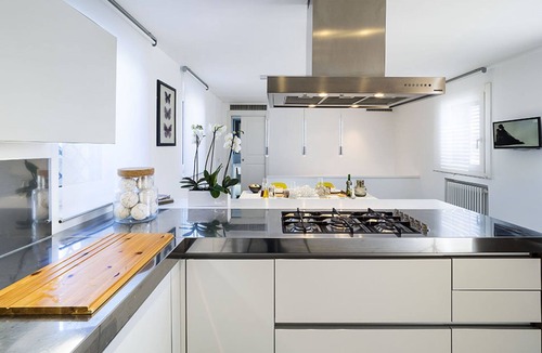 Catania City Centre Apartment | Penthouse - Apartment in Catania, 4 People, Wifi, A/C