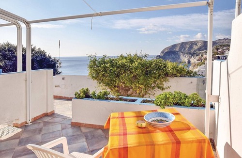 Sant'Angelo Apartment | Pet friendly apartment in Sant´Angelo d´Ischia