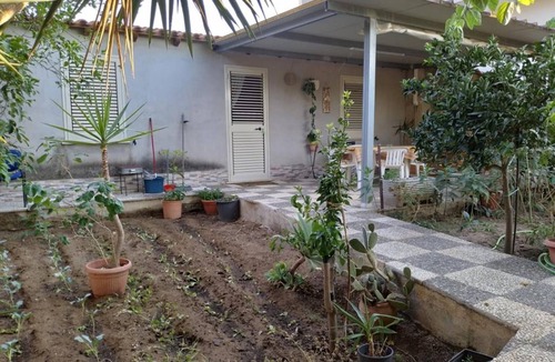 Triscina House | Pet-Friendly 'Holiday Home in Triscina' with Garden & Wi-Fi