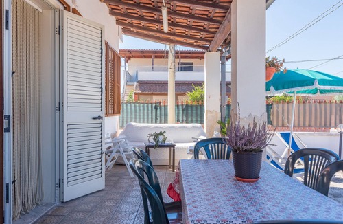 Agnone Bagni House | Pet-Friendly Holiday Home 'Casa Nico' close to the Sea with Terrace