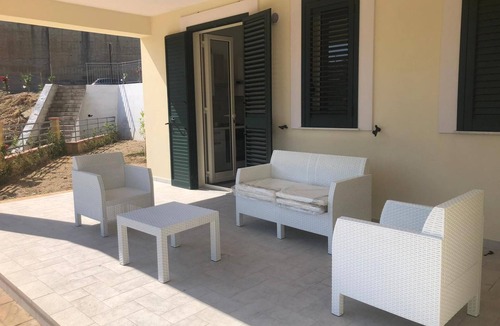 Piraino House | Pet-Friendly Holiday Home Calanovella Mare with Garden