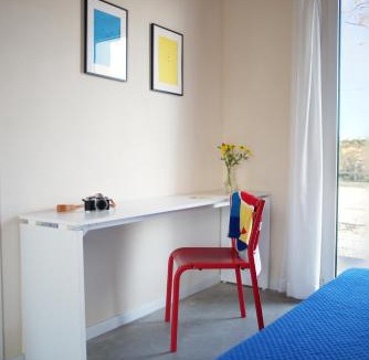 Vittoria House | Petrikore - Rosso