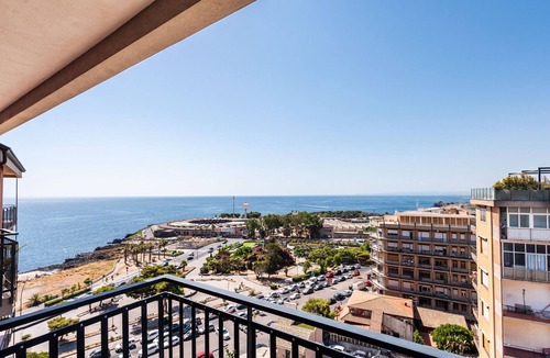 Picanello-Ognina-Barriera-Canalicchio Apartment | Piazza Europa Landscape by Wonderful Italy