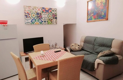 Balestrate Apartment | 'Piccolo Nido Balestrate' Apartment with Wi-Fi and Air Conditioning