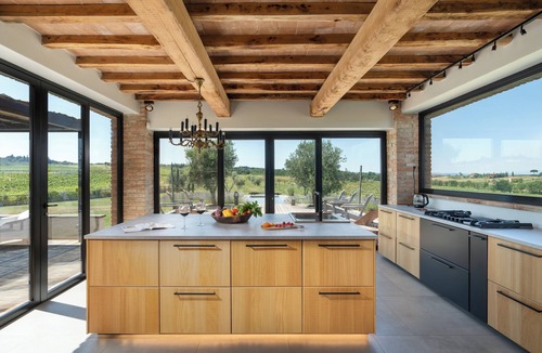 Abbadia di Montepulciano Villa | Poggio alla Famina | Luxury Tuscan Villa, Heated Infinity Pool, Sleeps 14
