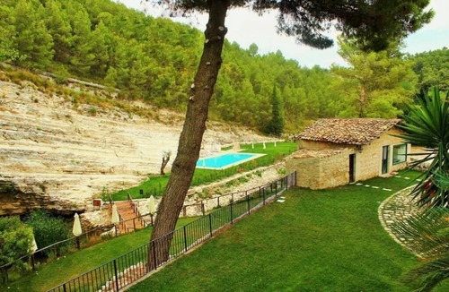 Monterosso Almo Cottage | Pomegranate Cottage