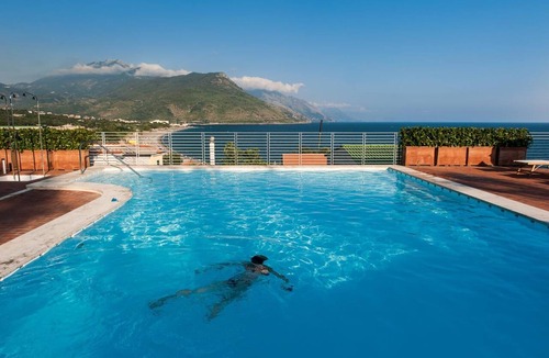 Villammare Apartment | Porpora Apartment with sea view located inside the Residence le Ruve Bianche with swimming pool and private beach