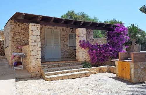 Lampedusa House | Pretty Dammuso Style Villa
