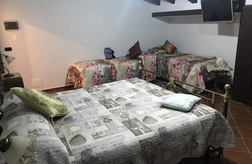 Rovittello Resort | Private room ∙ 3 guests