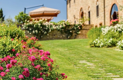 San Pietro in Bossolo Villa | Private Villa with sauna, private pool, WIFI, A/C, hot tub, TV, balcony, close to Greve In Chianti