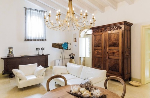Palazzolo Acreide Historic Centre Villa | Private villa with swimming pool