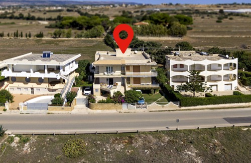 Donnalucata Villa | Private villa 10 meters from the sea parking wifi barbecue 4 bathrooms 4 bedrooms