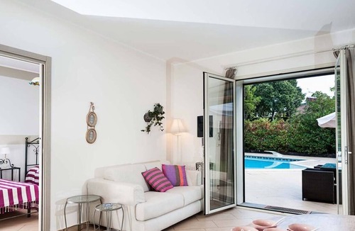 Ragalna Villa | Private villa with heated pool near Mount Etna