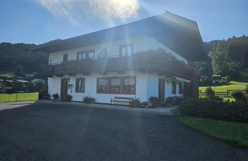 Oberndorf in Tirol House | Privatzimmervermietung Hoferbauer