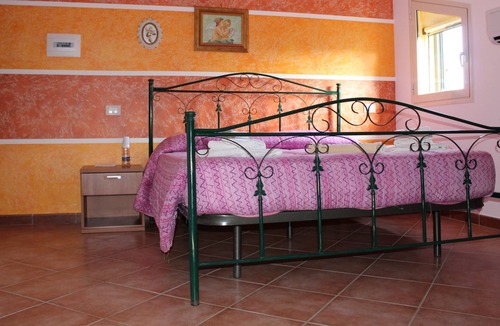 Piana Calzata Apartment | Quadruple Room with Balcony n4 Via Salvatore Onion n1 second floor