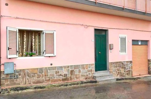 Catenanuova House | Quiet 3-bedroom apartment near Catania