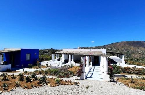 Monte Gallina Bed & Breakfast | Ravissante maison bleue - Villa Azzura B&B