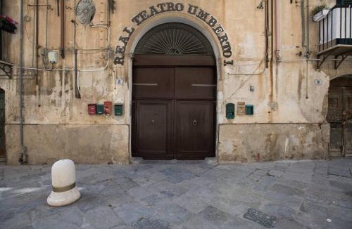 Kalsa Apartment | Real Umberto I° Suite 2