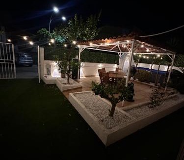 Bivona Apartment | Relax in piscina privata a due passi da Tropea e Pizzo