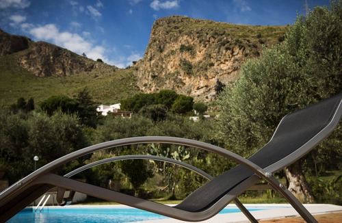 Mandra Capreria House | Relax with pool and see view!