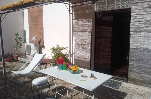 Erice House | Relaxation in ancient villa Erice valley 15' sea, hot tube, garden, bbq, free parking